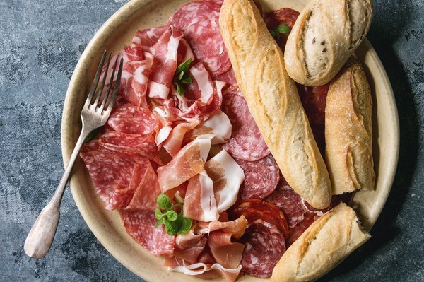 Quels sont les secrets pour assortir des bijoux en corail avec des tenues printanières ?