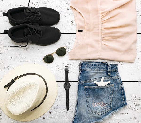 Quels accessoires associer aux vêtements à la mode du moment ?