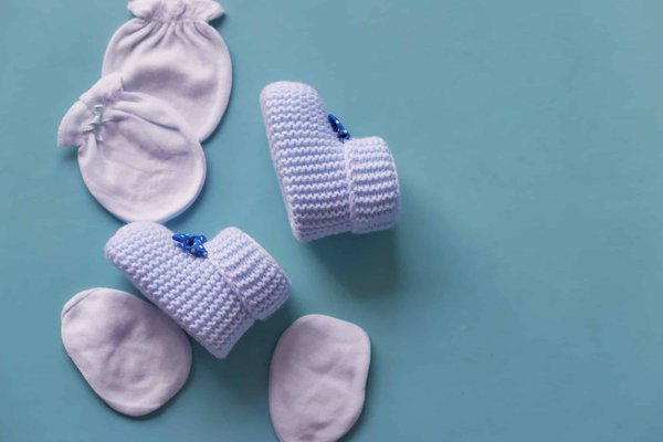 Quelle est l'importance des chaussons anti-dérapants pour bébé ?